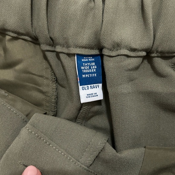 Old Navy Taylor Wode Leg Trouser - Picture 2 of 3